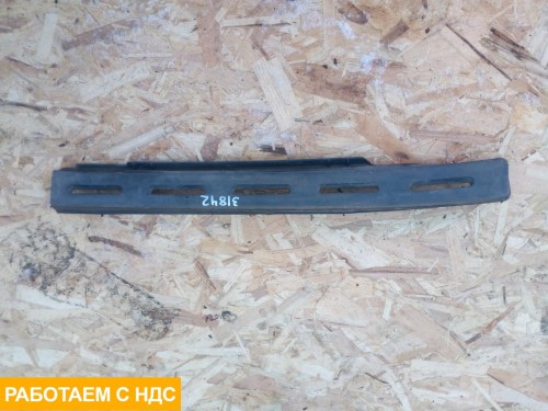 Дефлектор воздушный левая