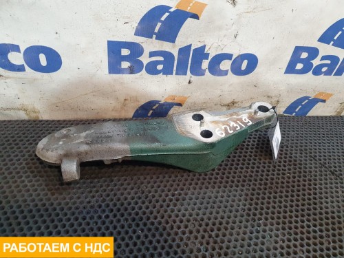 Кронштейн двигателя левый