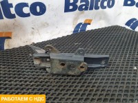 Петля капота левая