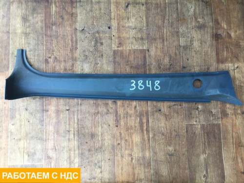 Накладка стойки правая