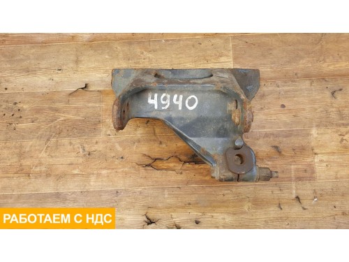 Кронштейн крепления передней рессоры левый